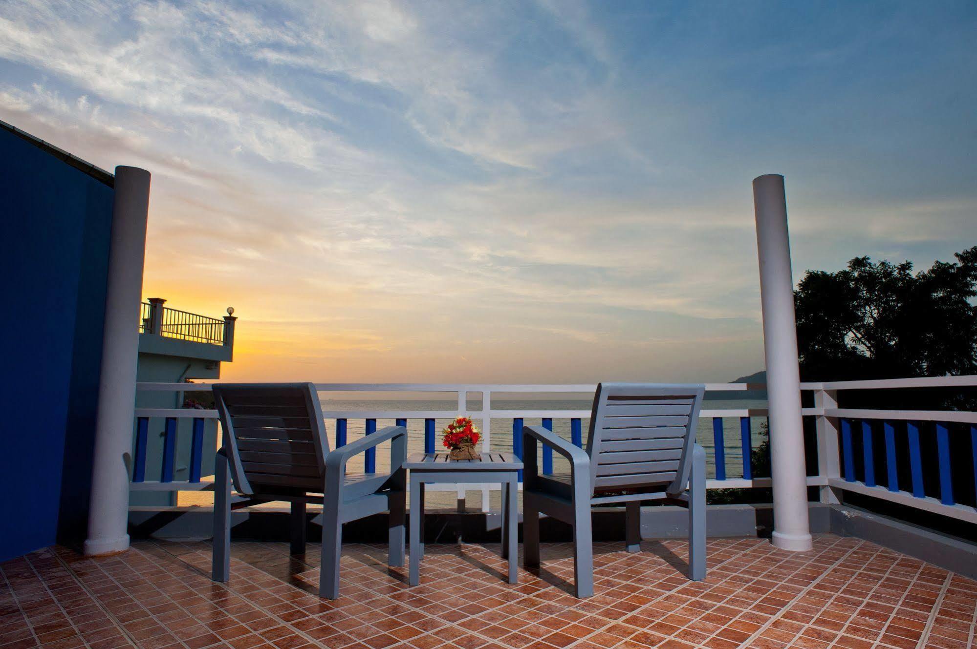 Hotel At Zea 3*