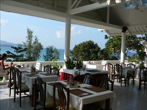 Cliff Contemporary Boutique Bungalows Hotel