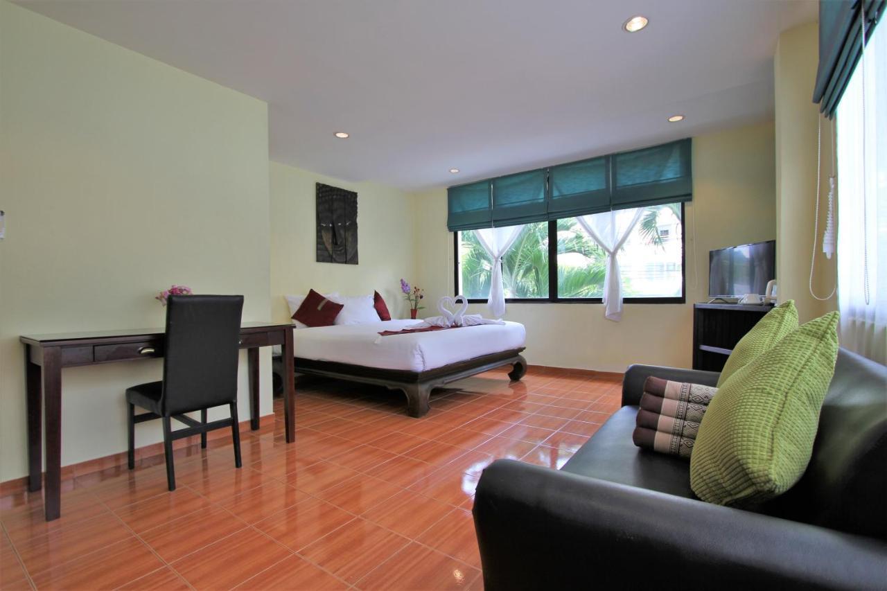 Hotel Karon Pool
