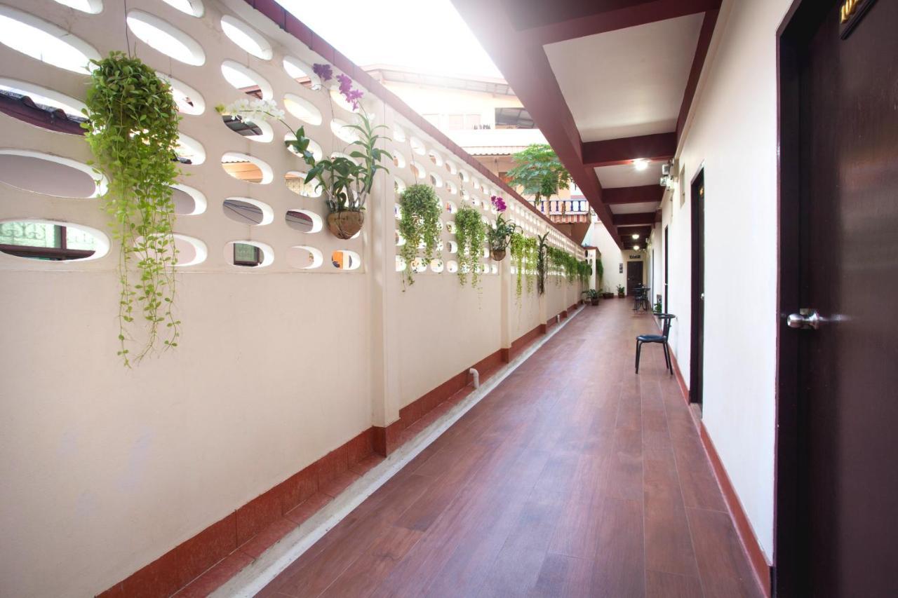 Paripas Express Patong Hotel 3*