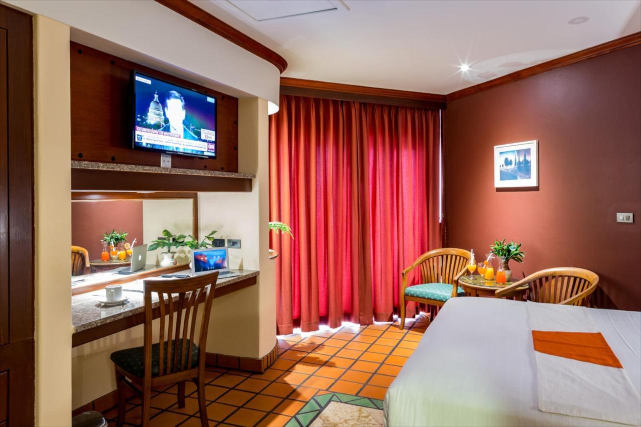 Pacific Club Hotel