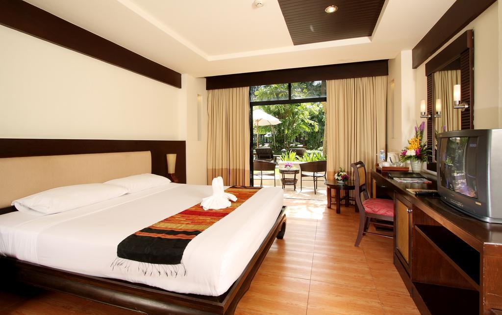 Resort Thara & 4*