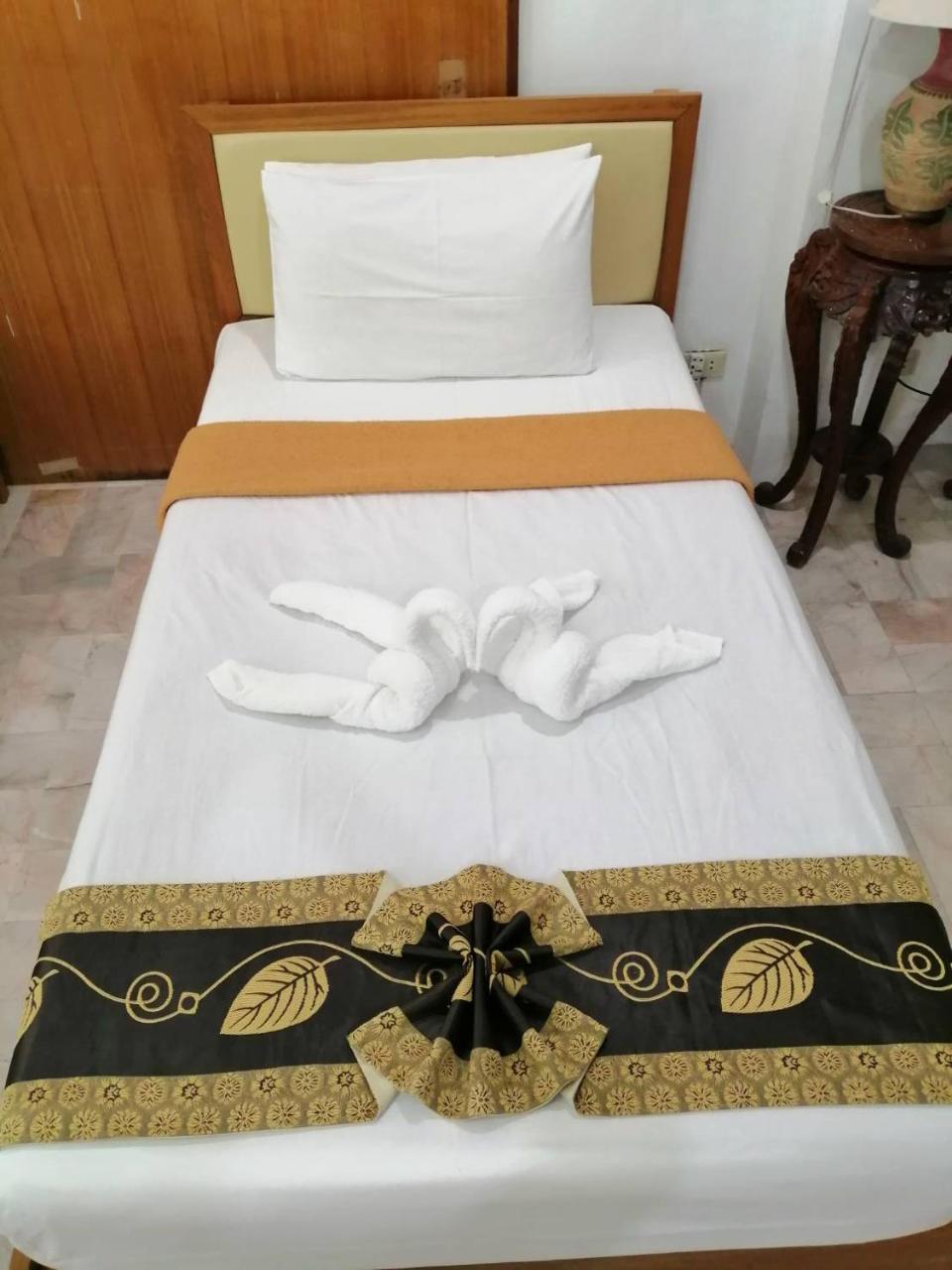 Guest house Tony And Restaurant Karon