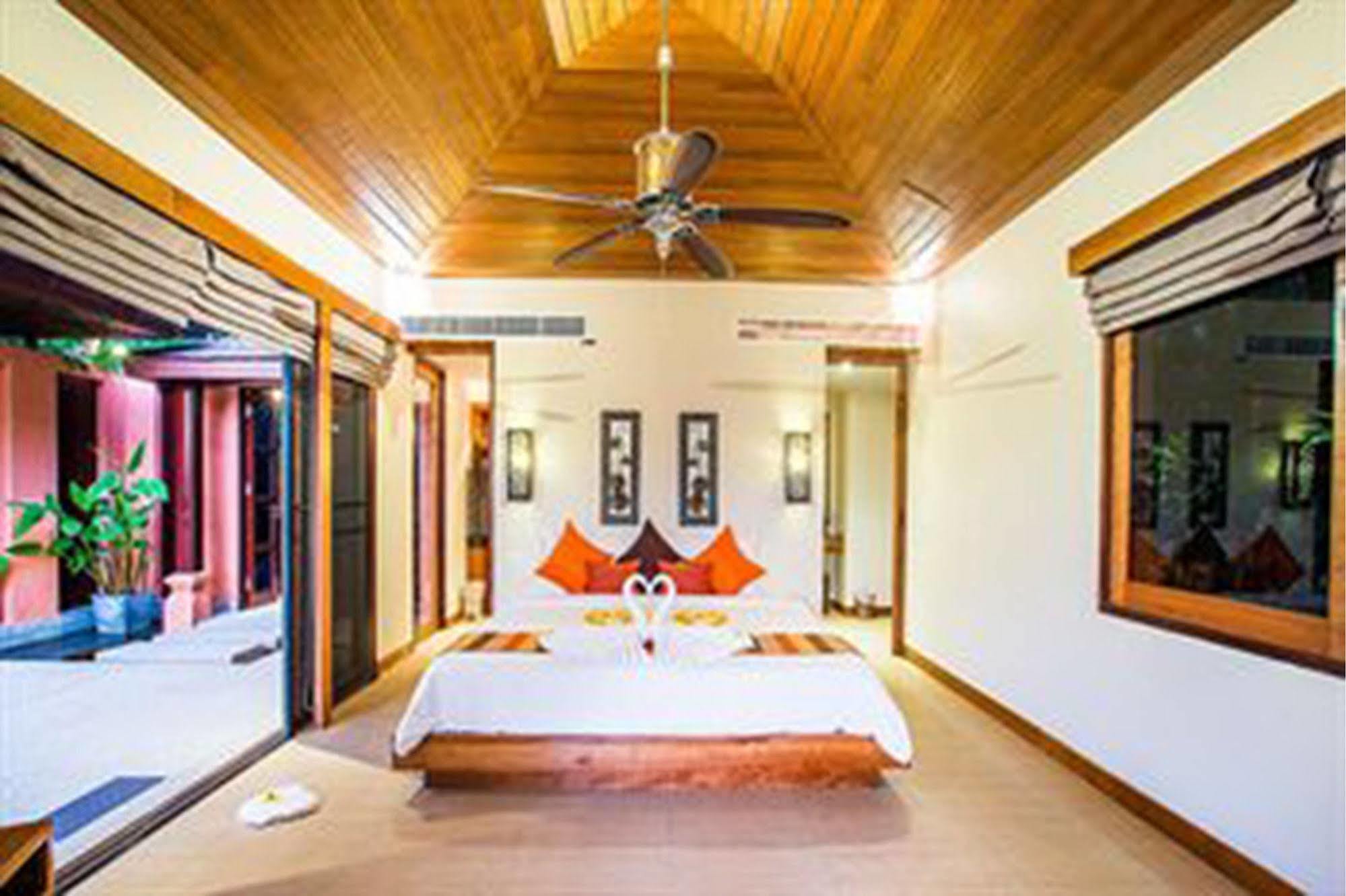 Resort Korsiri Pool 4*