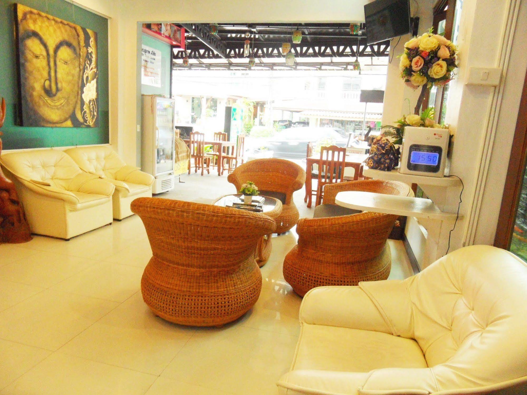 Hip Yaya Residences 2*