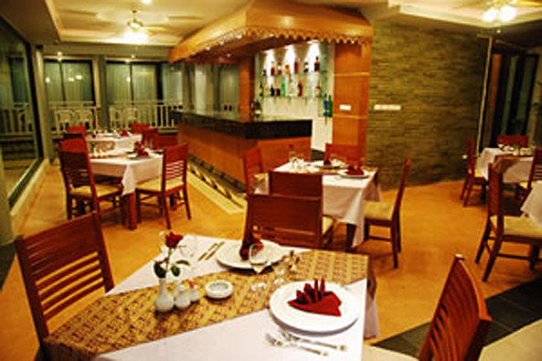 Honey Resort, Hotel