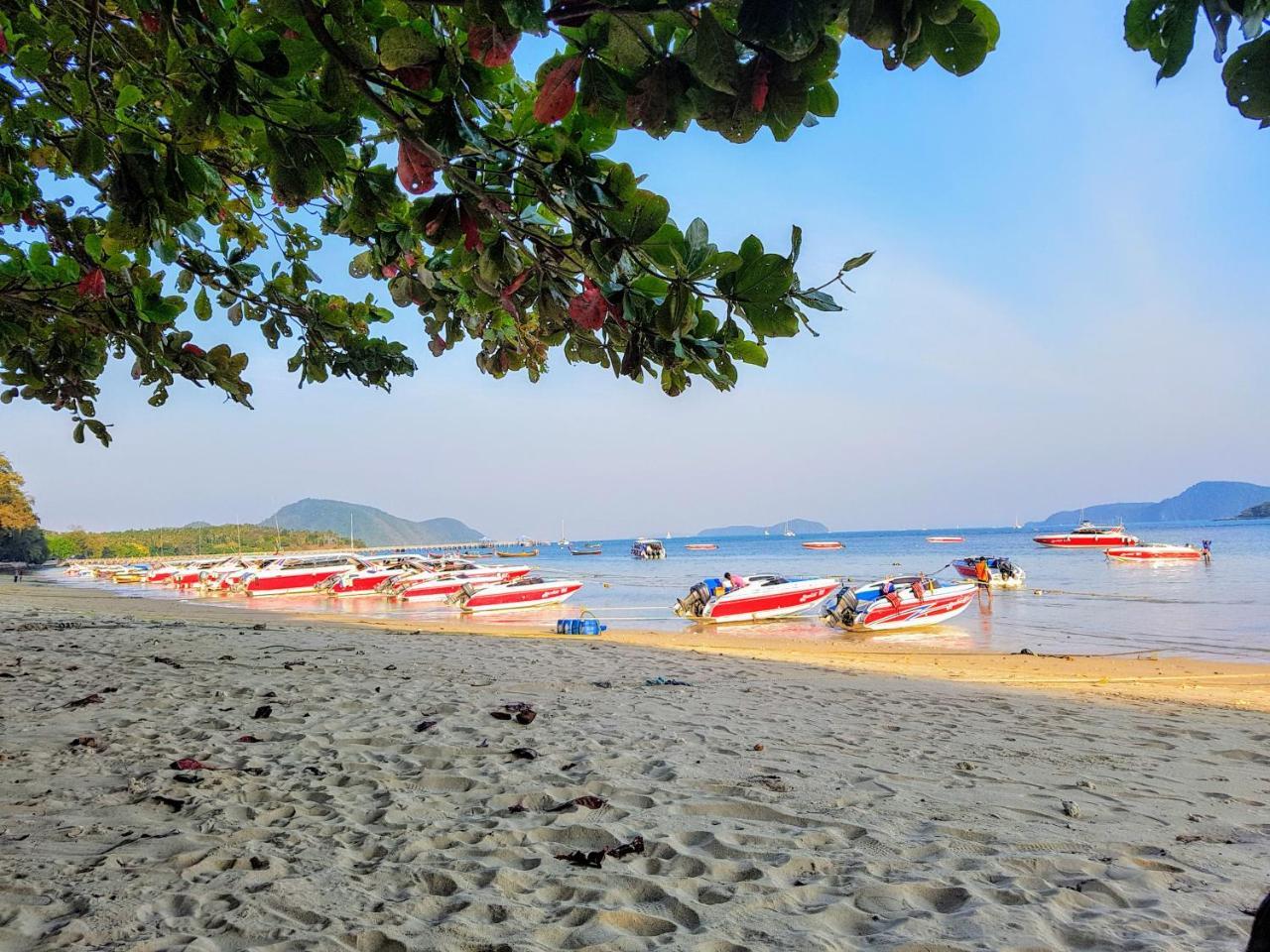 Hotel Naiharn - Sha Extra 3*