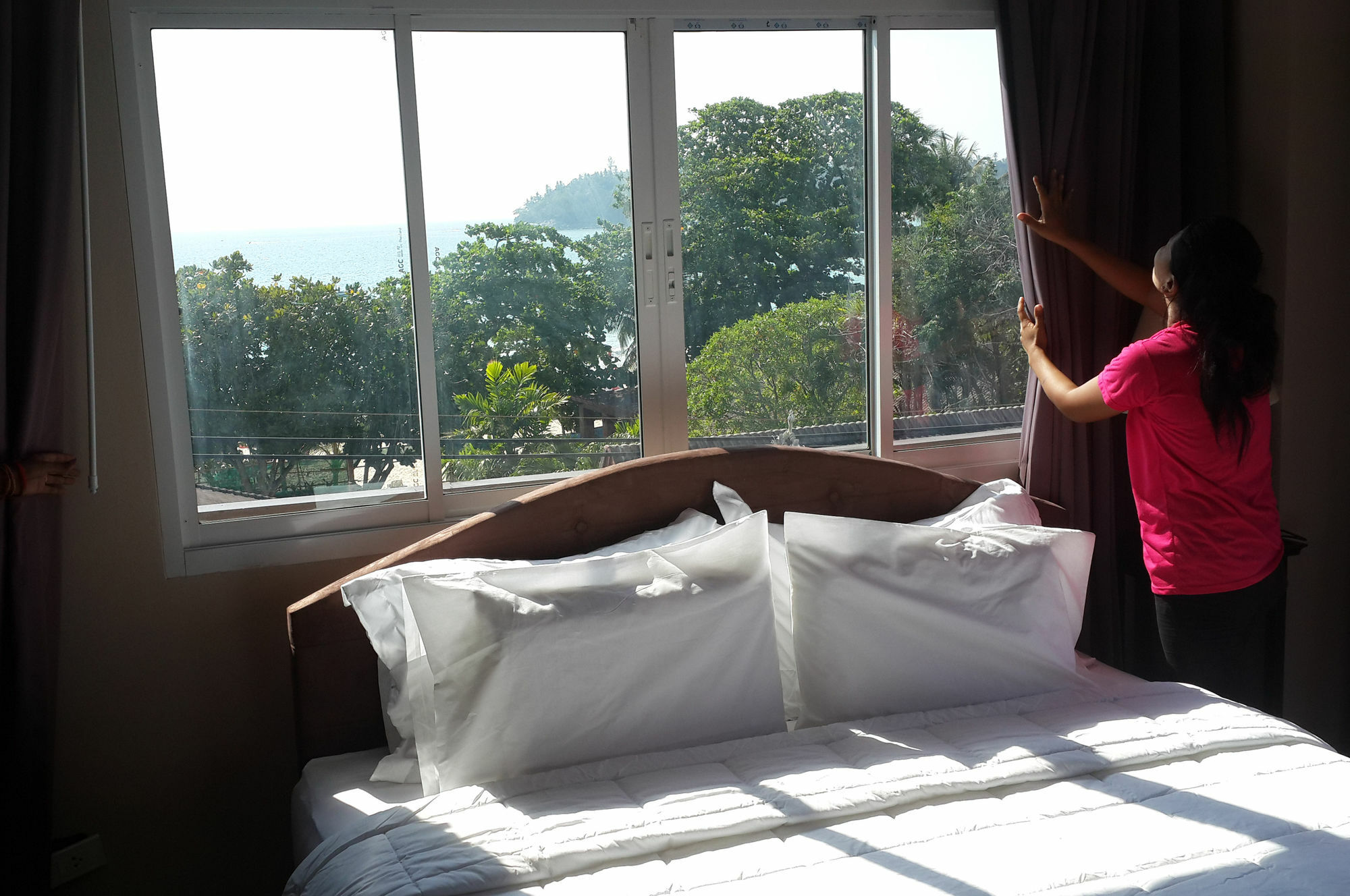 Hotel Beachwalk And Kata Beach (Phuket)