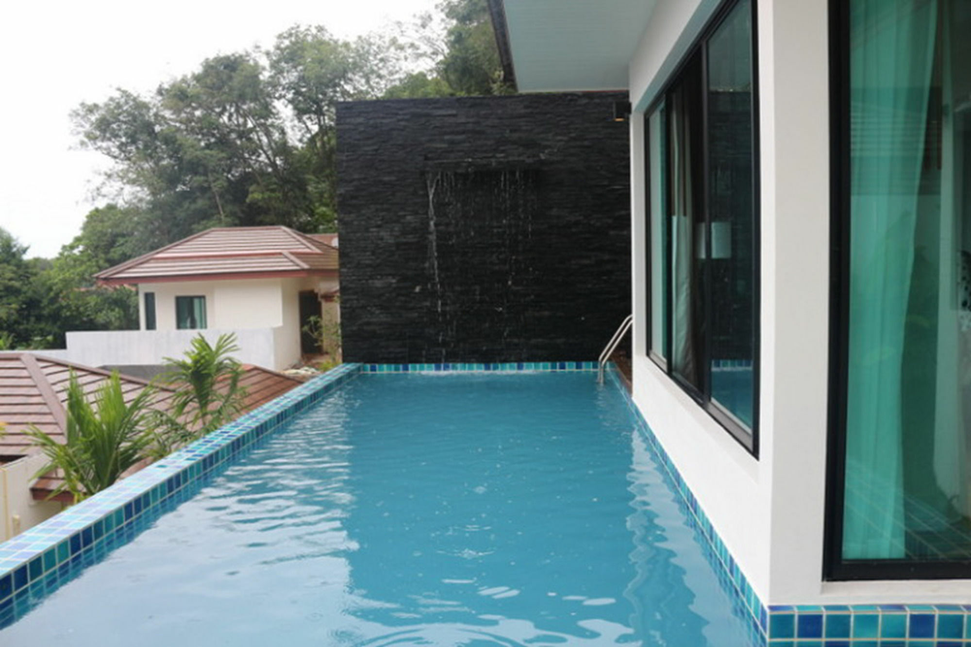 Silla Hotel 4*
