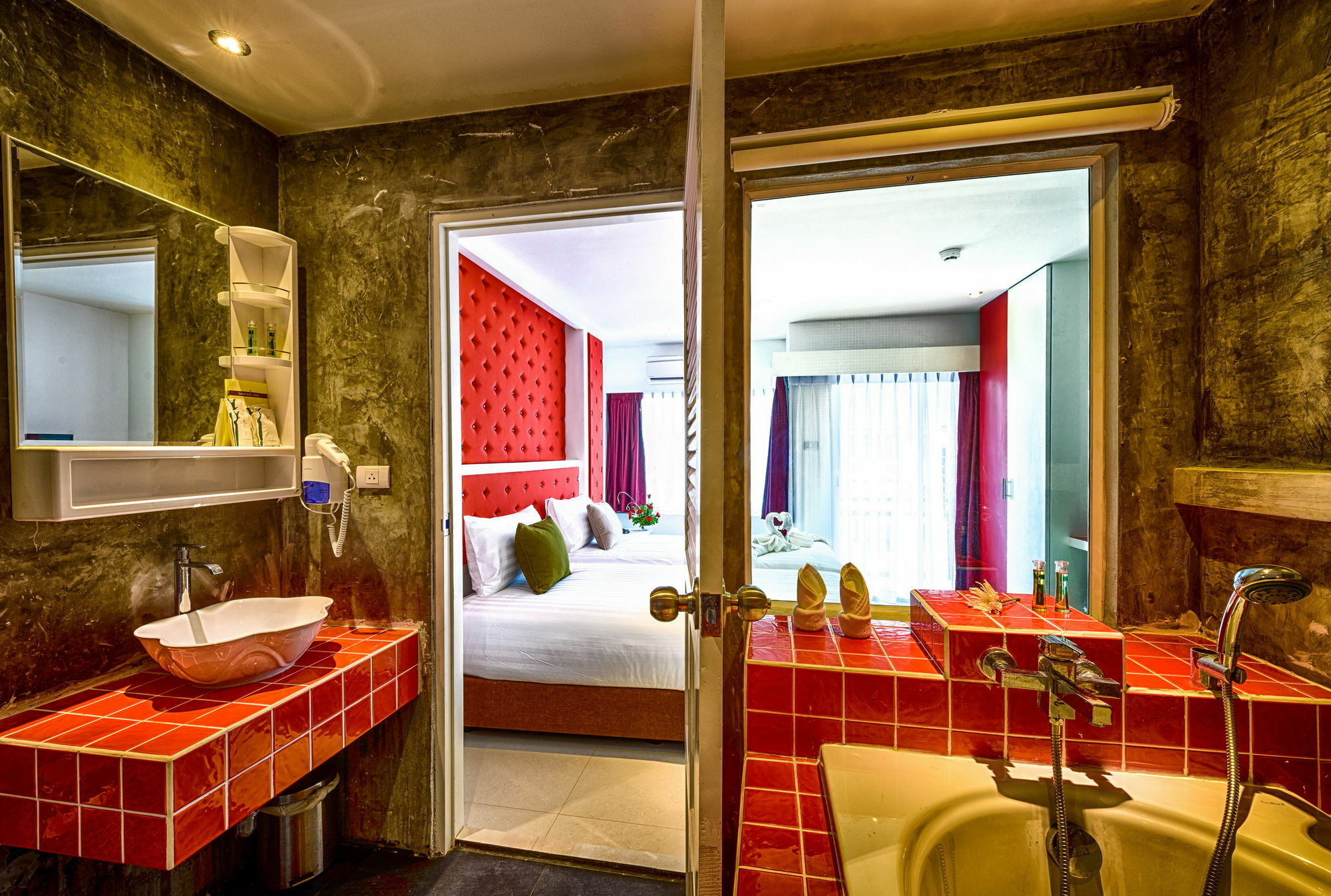 Hotel Raha Gold Patong