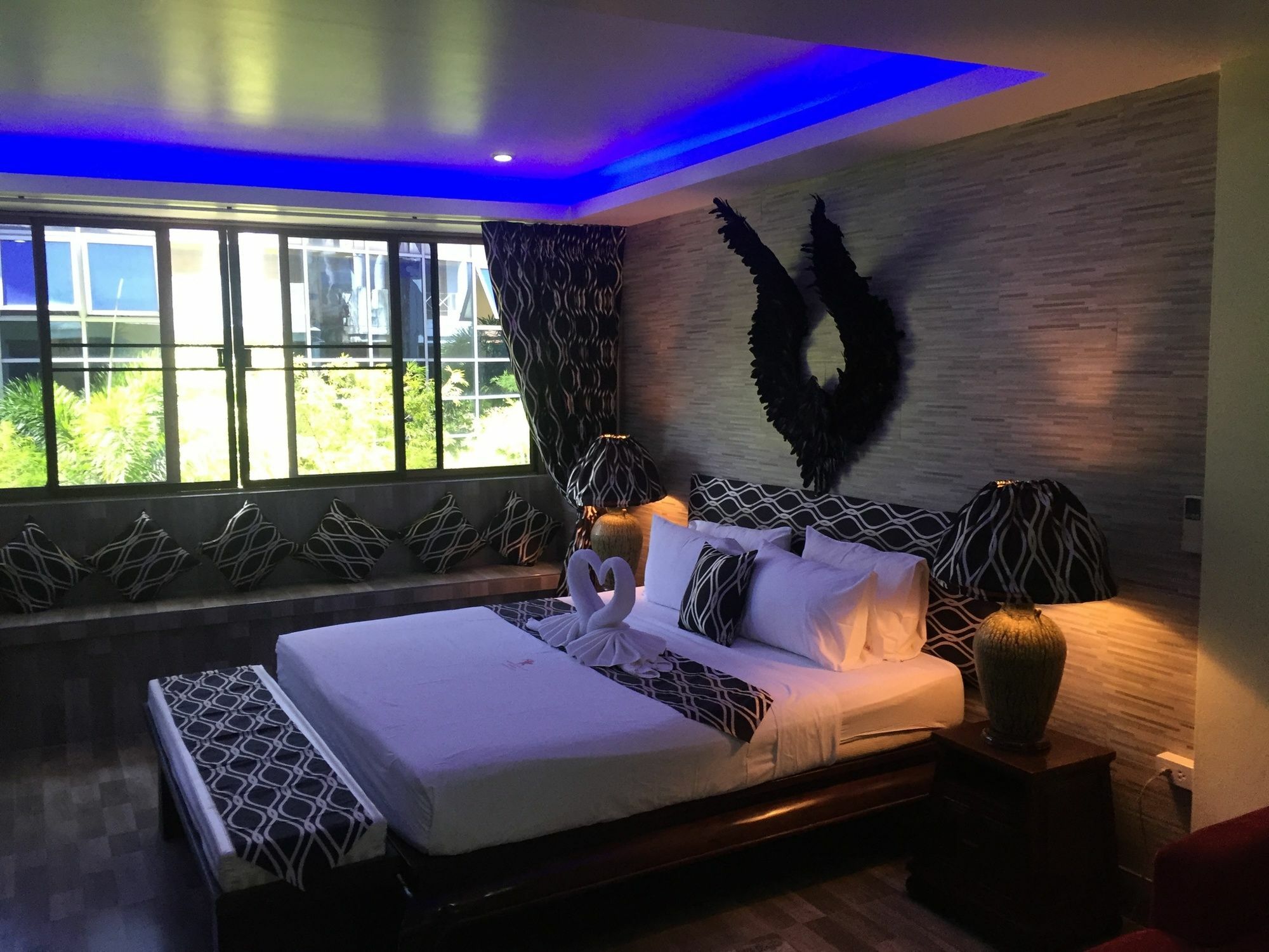 Fong Kaew And Baan Nang Fa Guest house