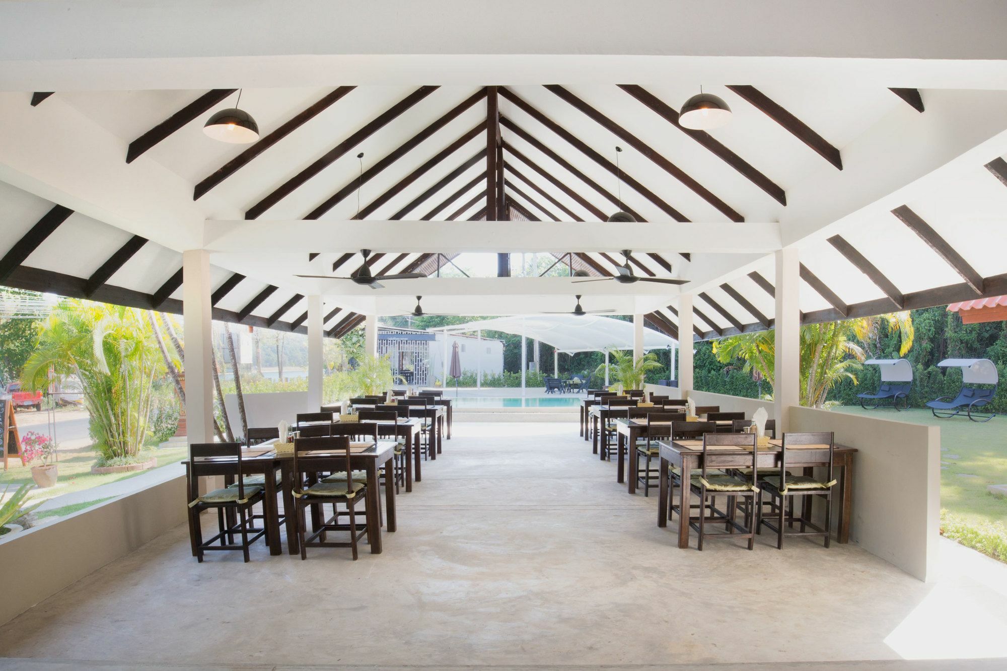 Hotel Naiharn - Sha Extra