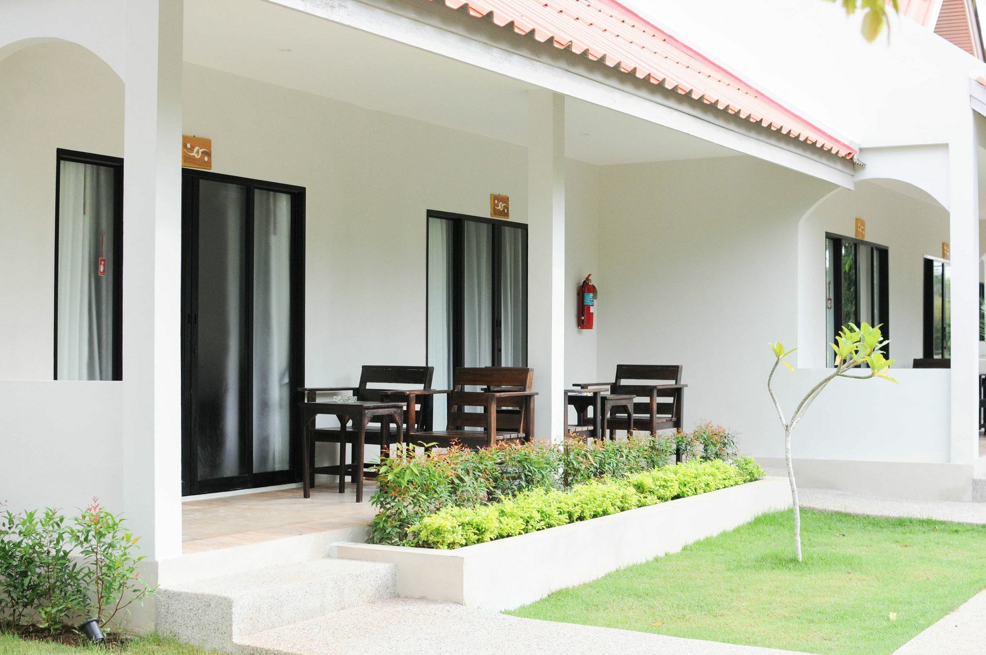 Hotel Naiharn - Sha Extra