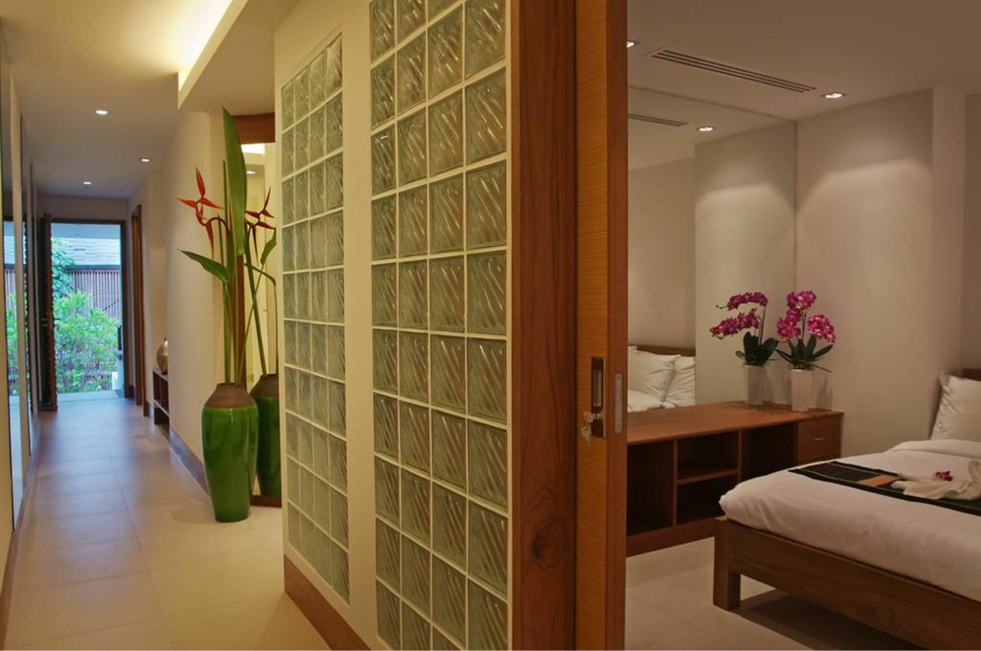 Apartment The Pearl Of Naithon Nai Yang