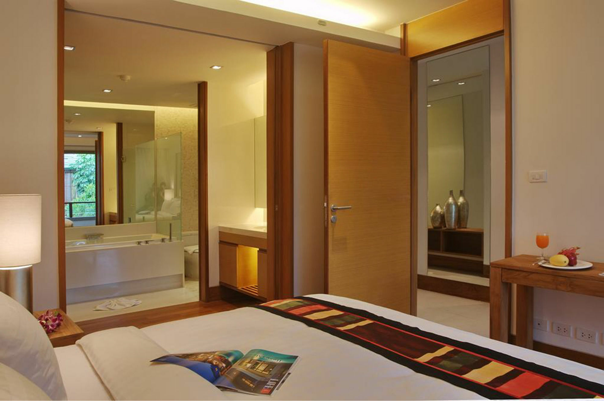 The Pearl Of Naithon Apartment