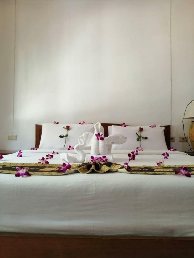 Guest house Tony And Restaurant Karon