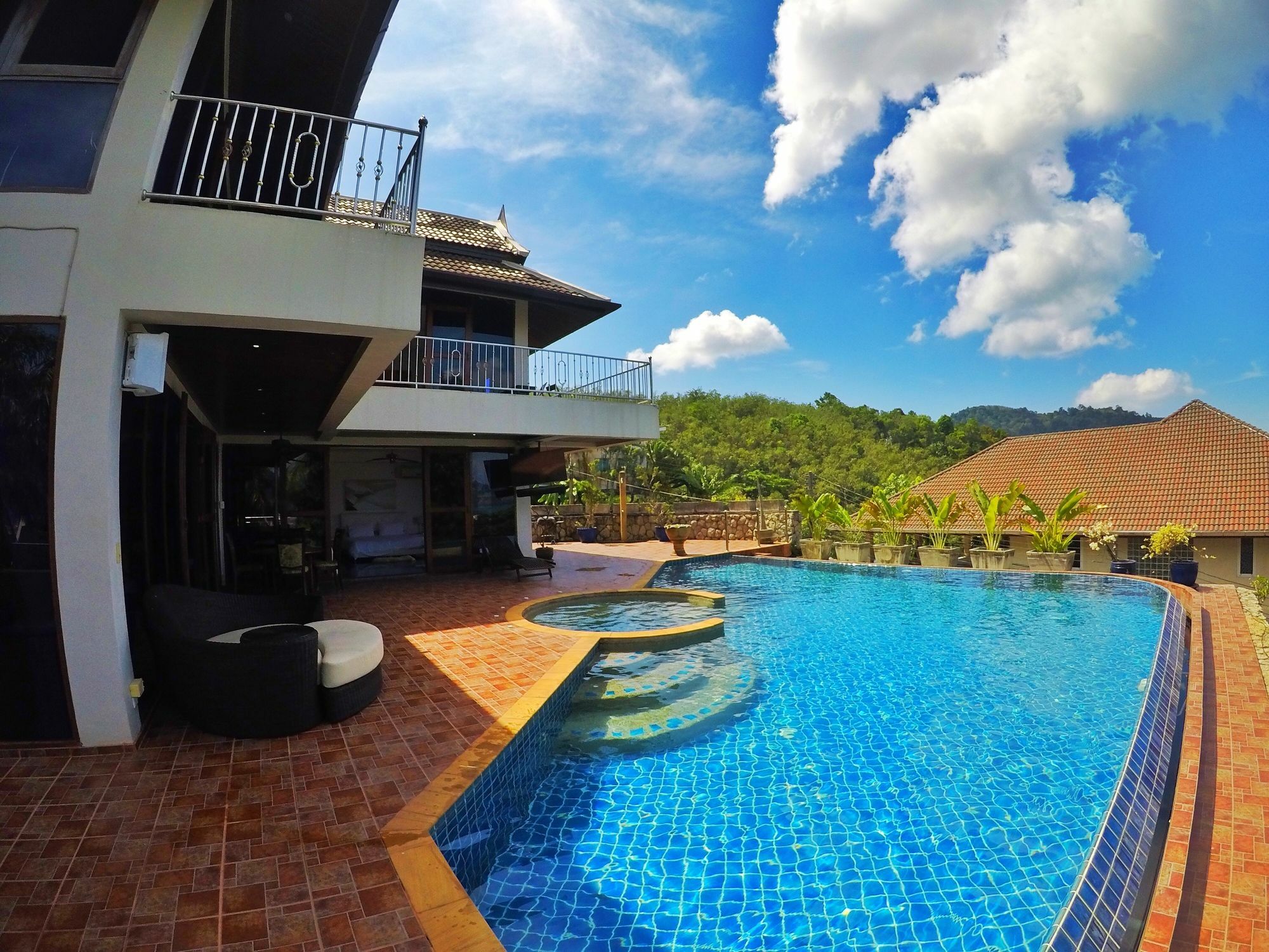 Happy Holidays Luxury Pool