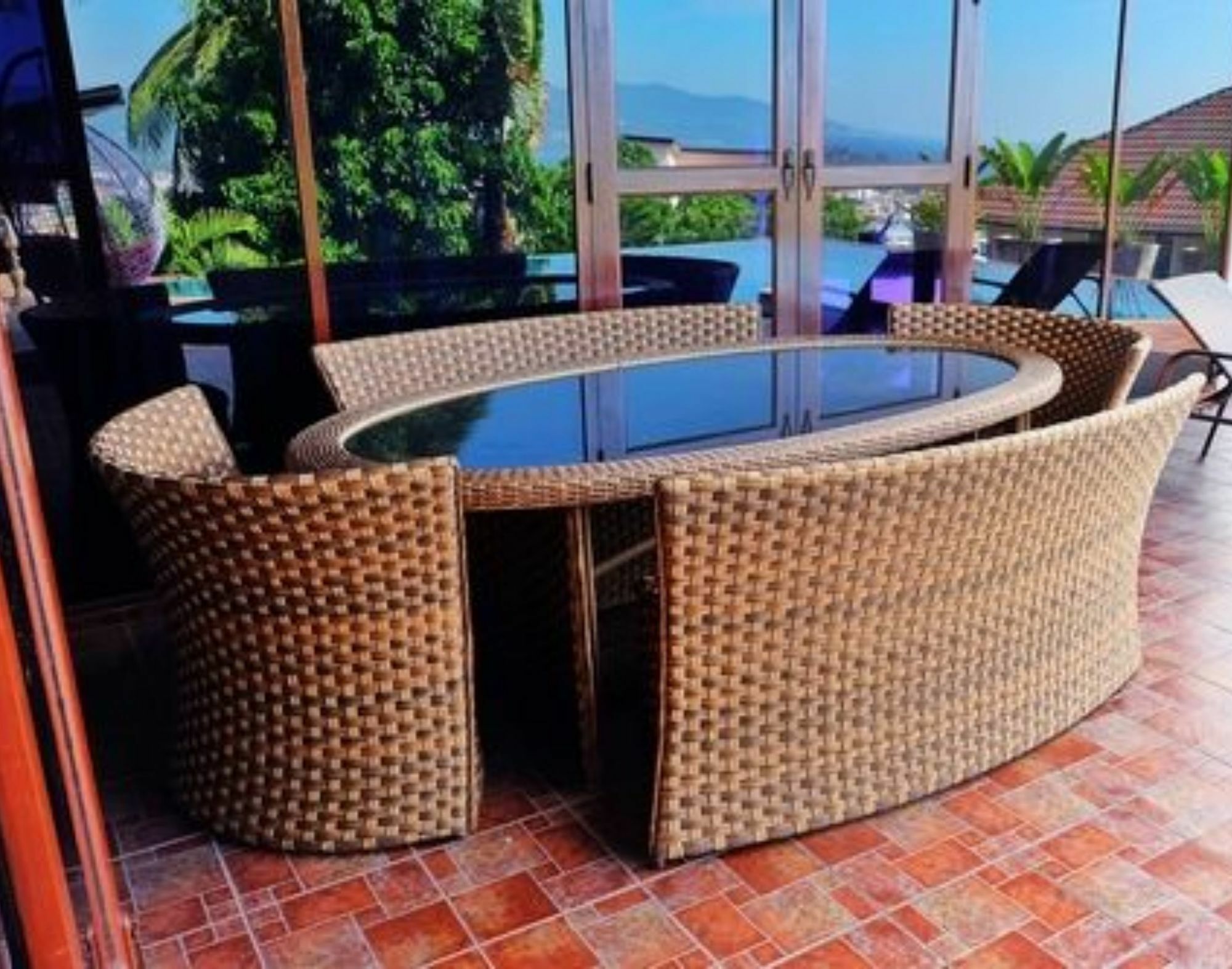 Happy Holidays Luxury Pool Villa