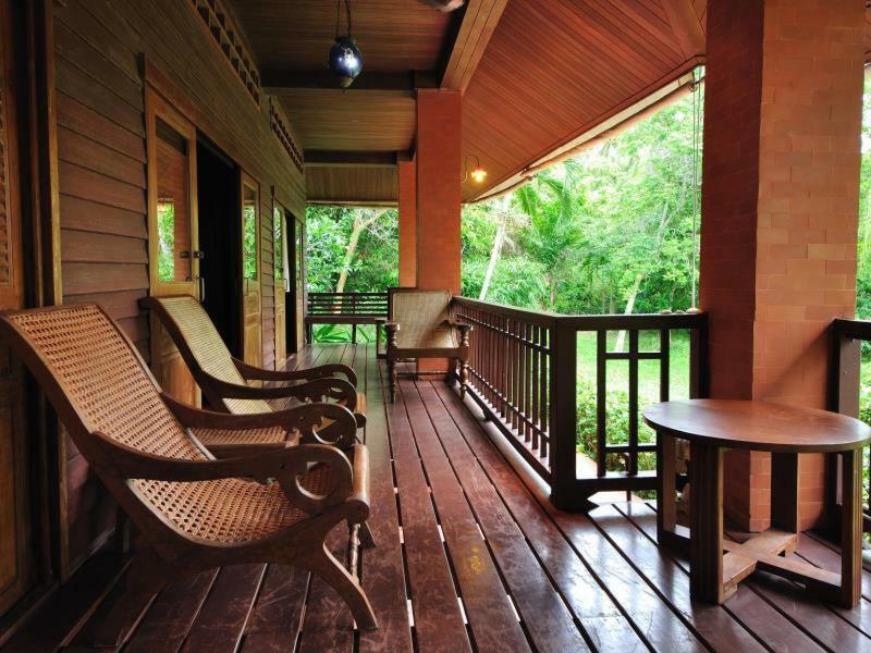 Resort Baan Mai Beachfront Lone Island 4*