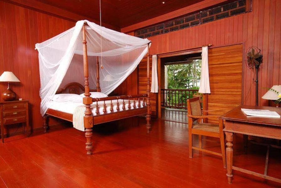 Resort Baan Mai Beachfront Lone Island