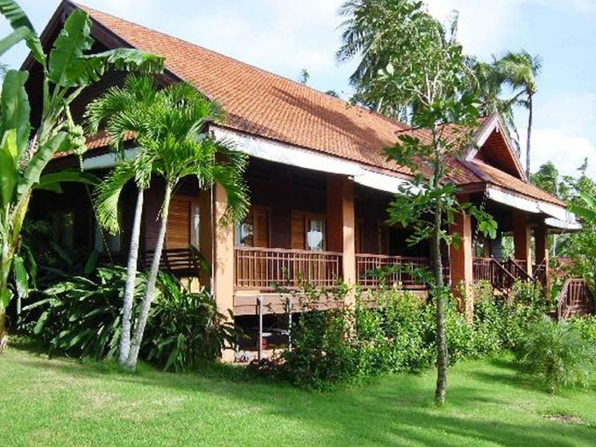 Baan Mai Beachfront Lone Island 4* Phuket