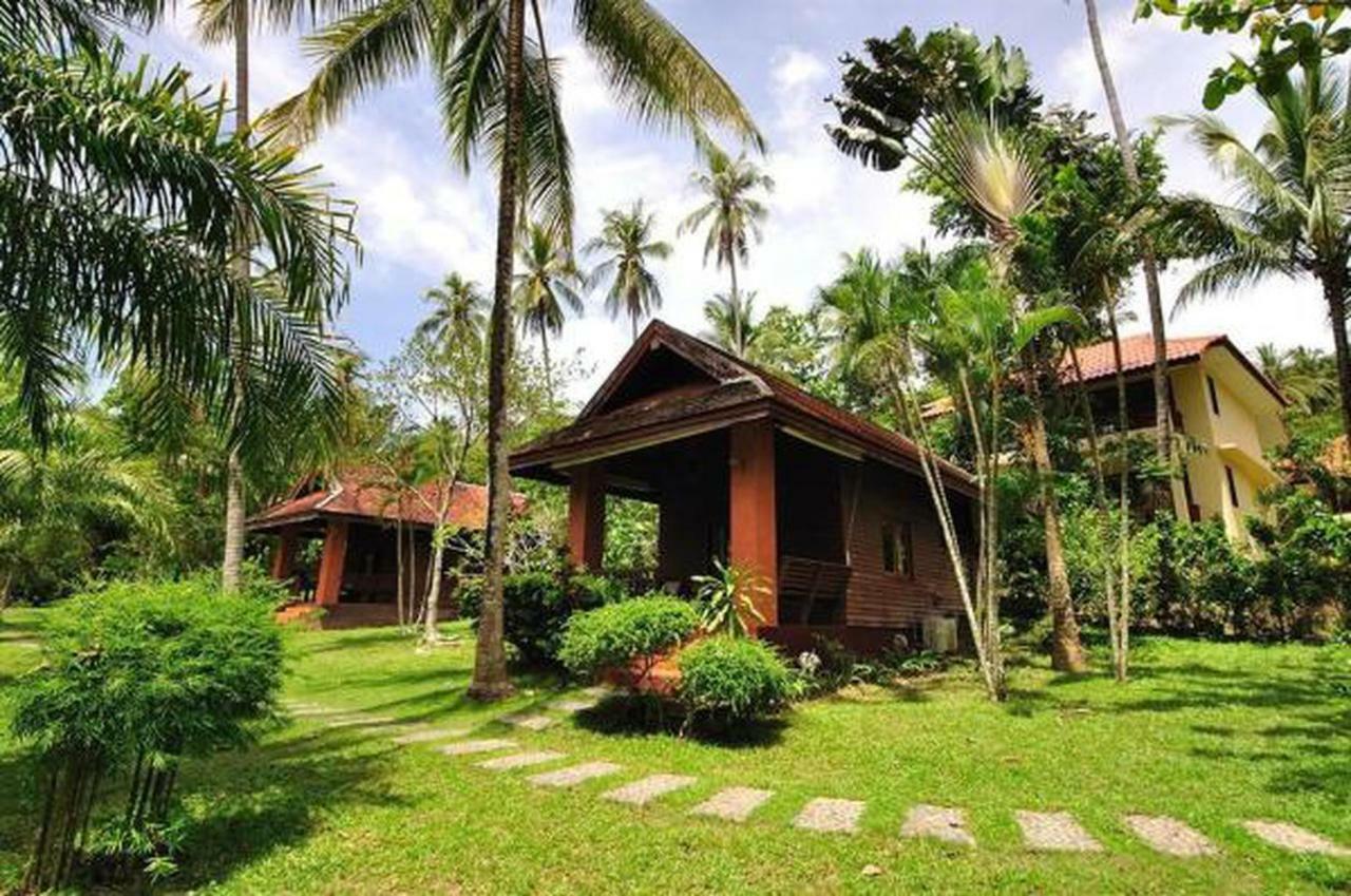 Baan Mai Beachfront Lone Island Phuket