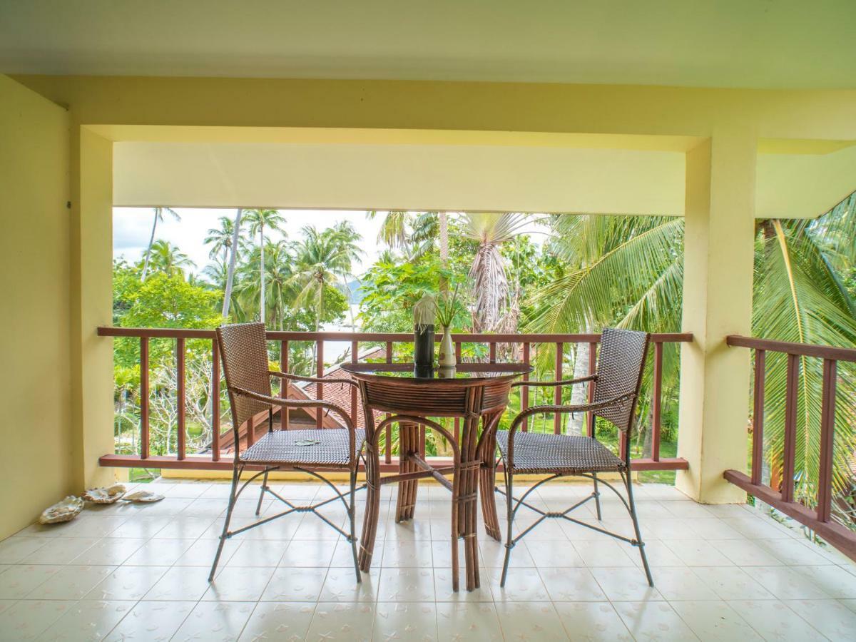 Baan Mai Beachfront Lone Island Resort 4*