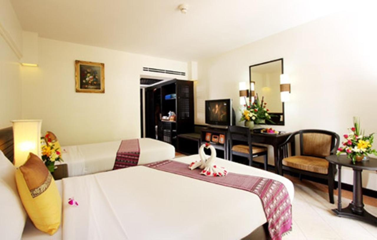 Thara & 4* Patong