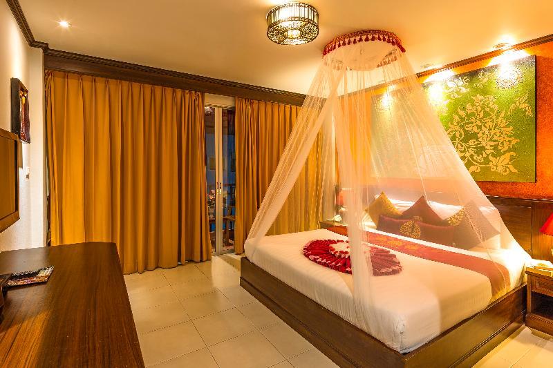 Tanawan Phuket 3*