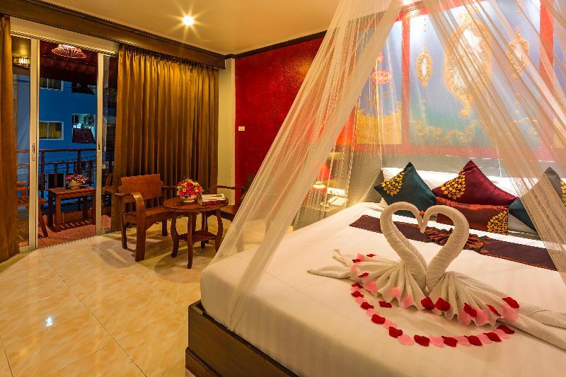 Tanawan Phuket Hotel