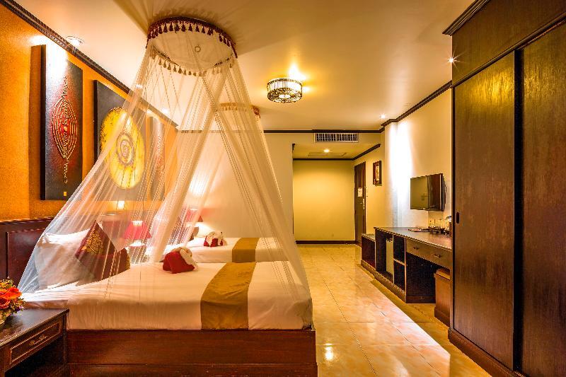 Tanawan Phuket Hotel 3*