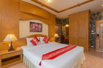 Chang Hotel