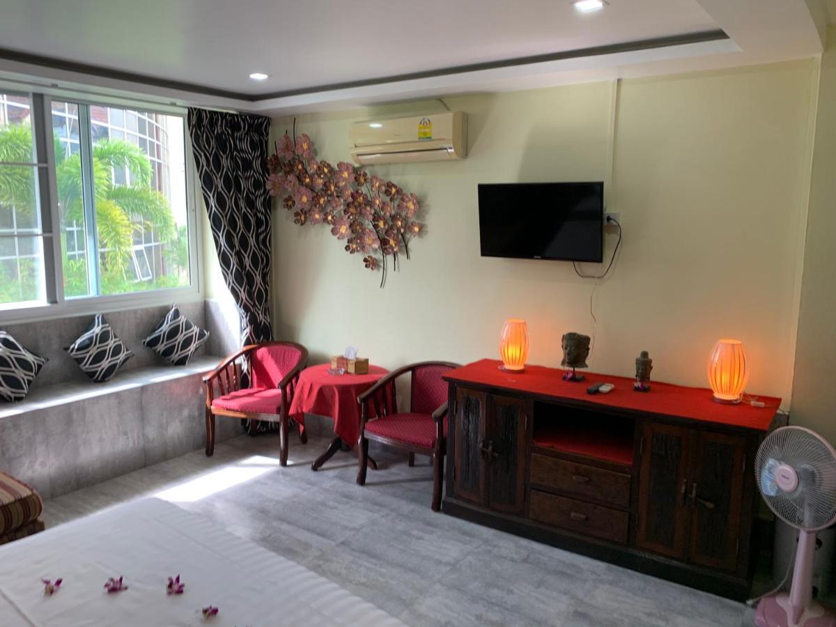 Fong Kaew And Baan Nang Fa Guest house Patong