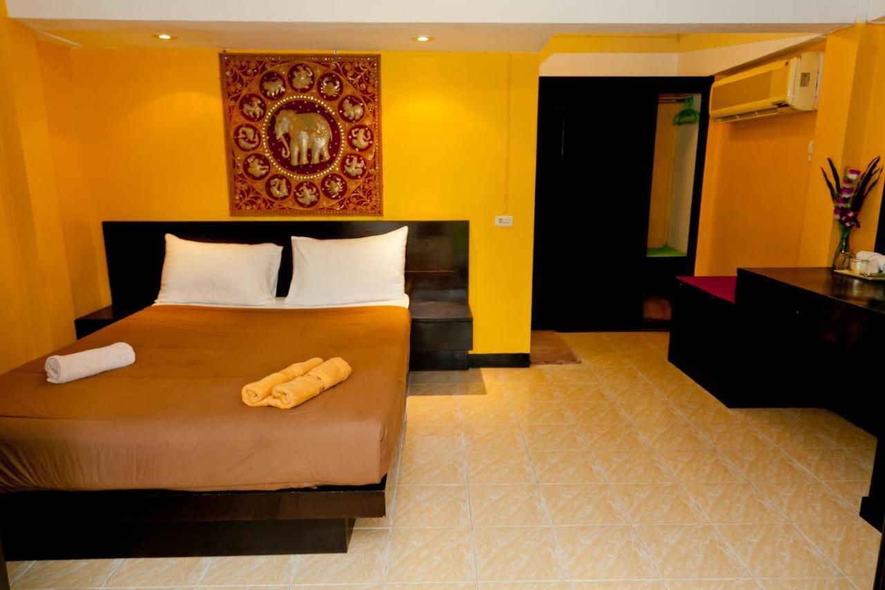 Fullmoon Beach Resort