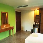 Phuket Ecozy Hotel