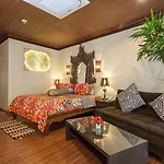 Tropica Bungalow Beach Hotel