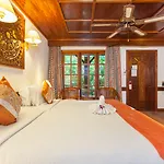 Tropica Bungalow Beach Hotel