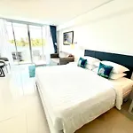 Andaman Beach Suites Hotel, Patong Phuket