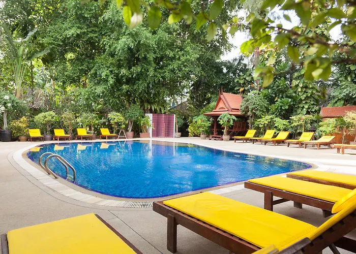 Tropica Bungalow Beach Hotel