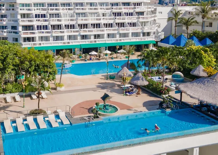 Andaman Beach Suites Hotel, Patong Phuket