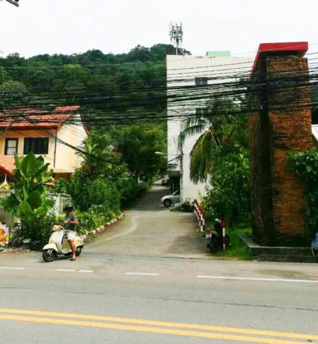 Hotel Oyo 1078 Enrich Boutique Place 2*