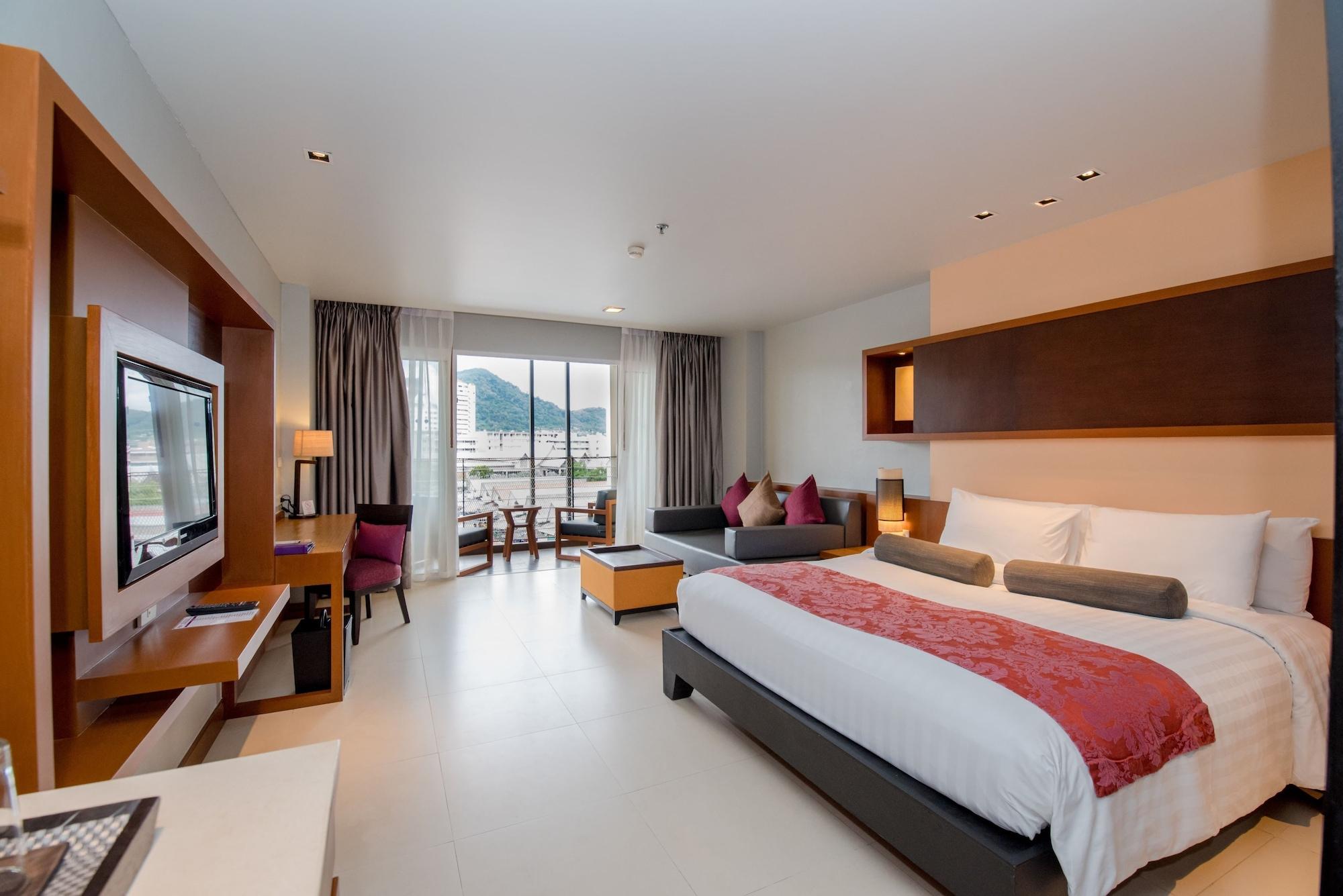 Ashlee Hub Hotel 4*