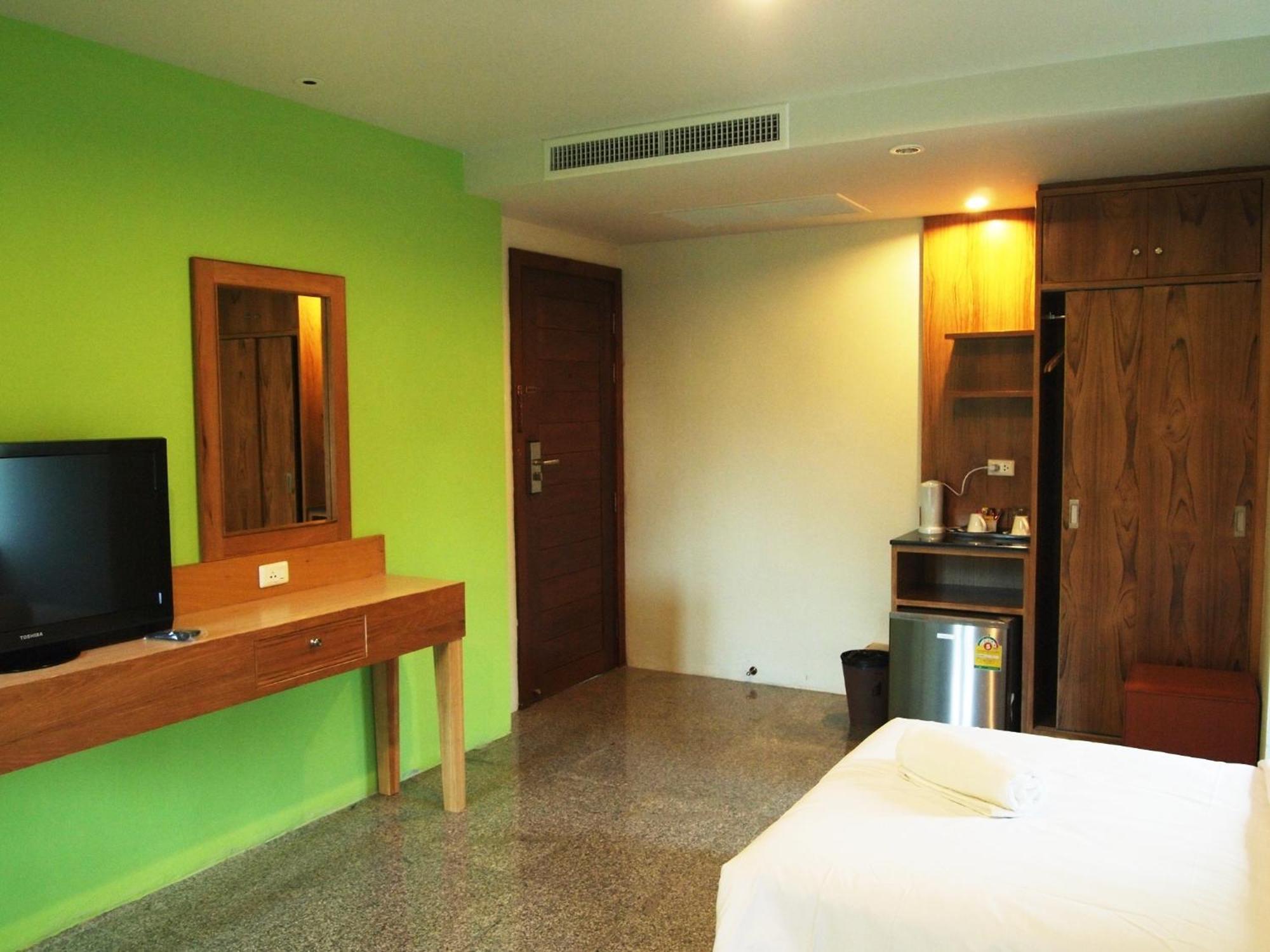 Hotel Phuket Ecozy