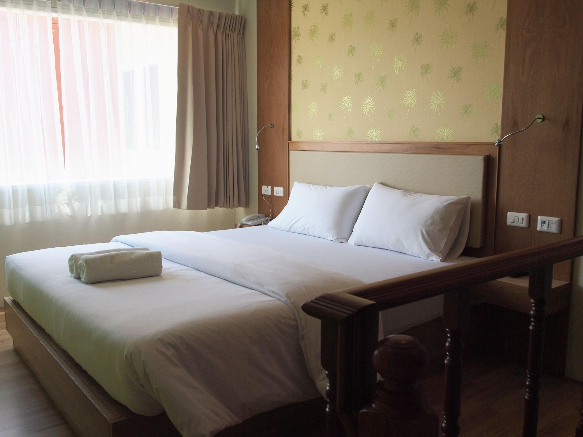 Phuket Ecozy 2*