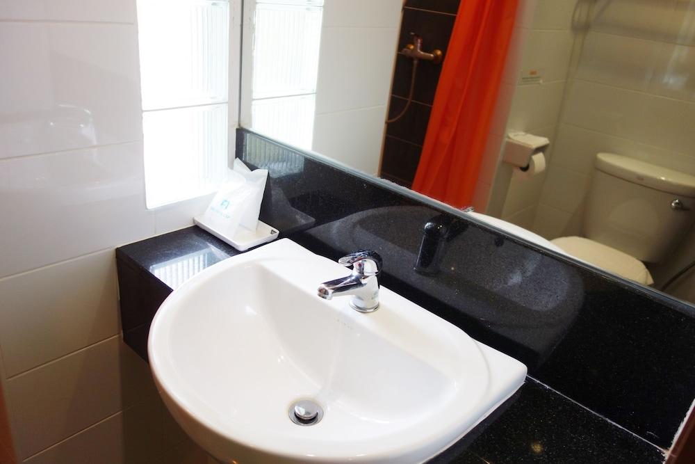 Hotel Phuket Ecozy