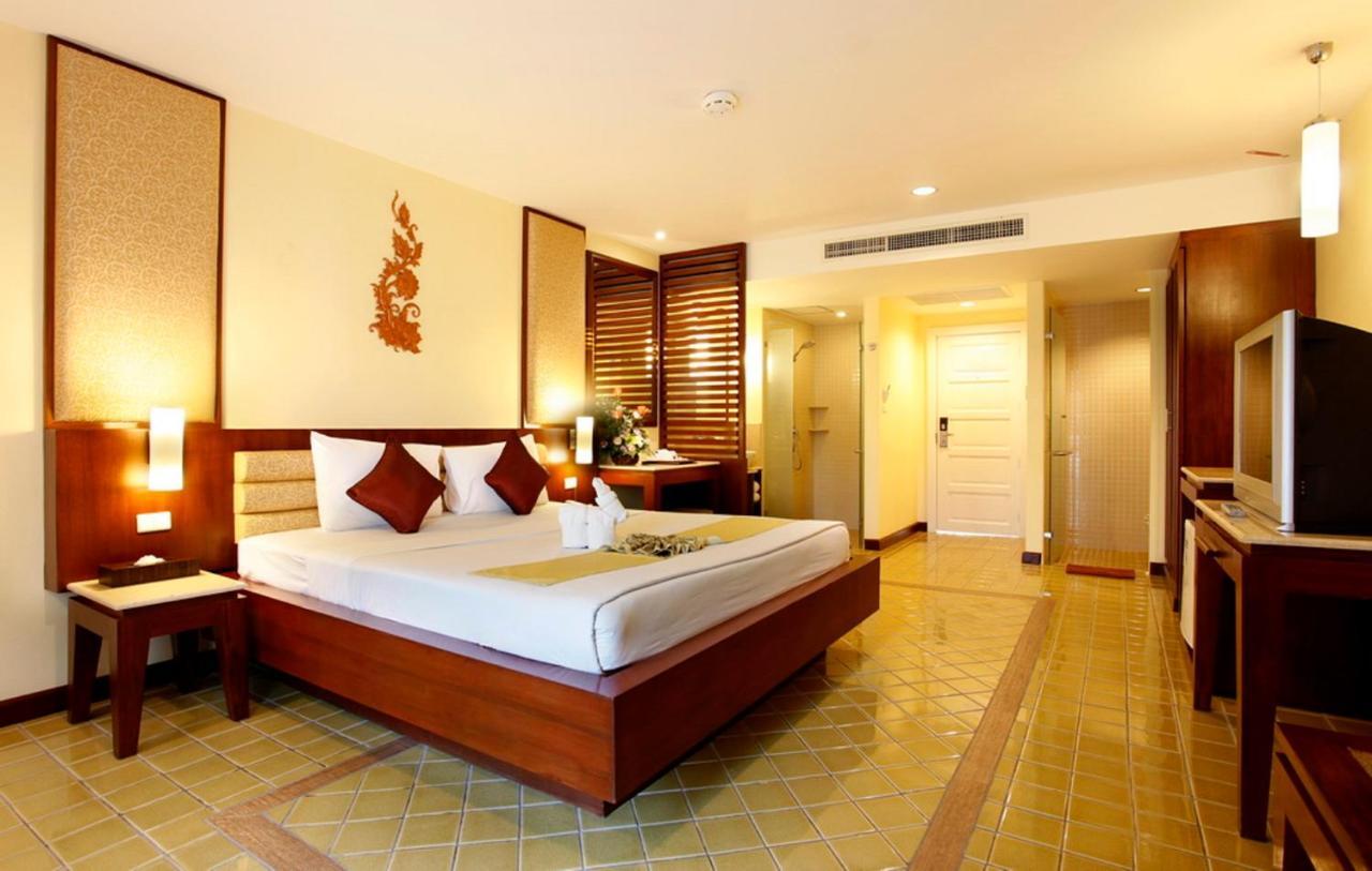 Duangjitt And - Sha Resort Patong