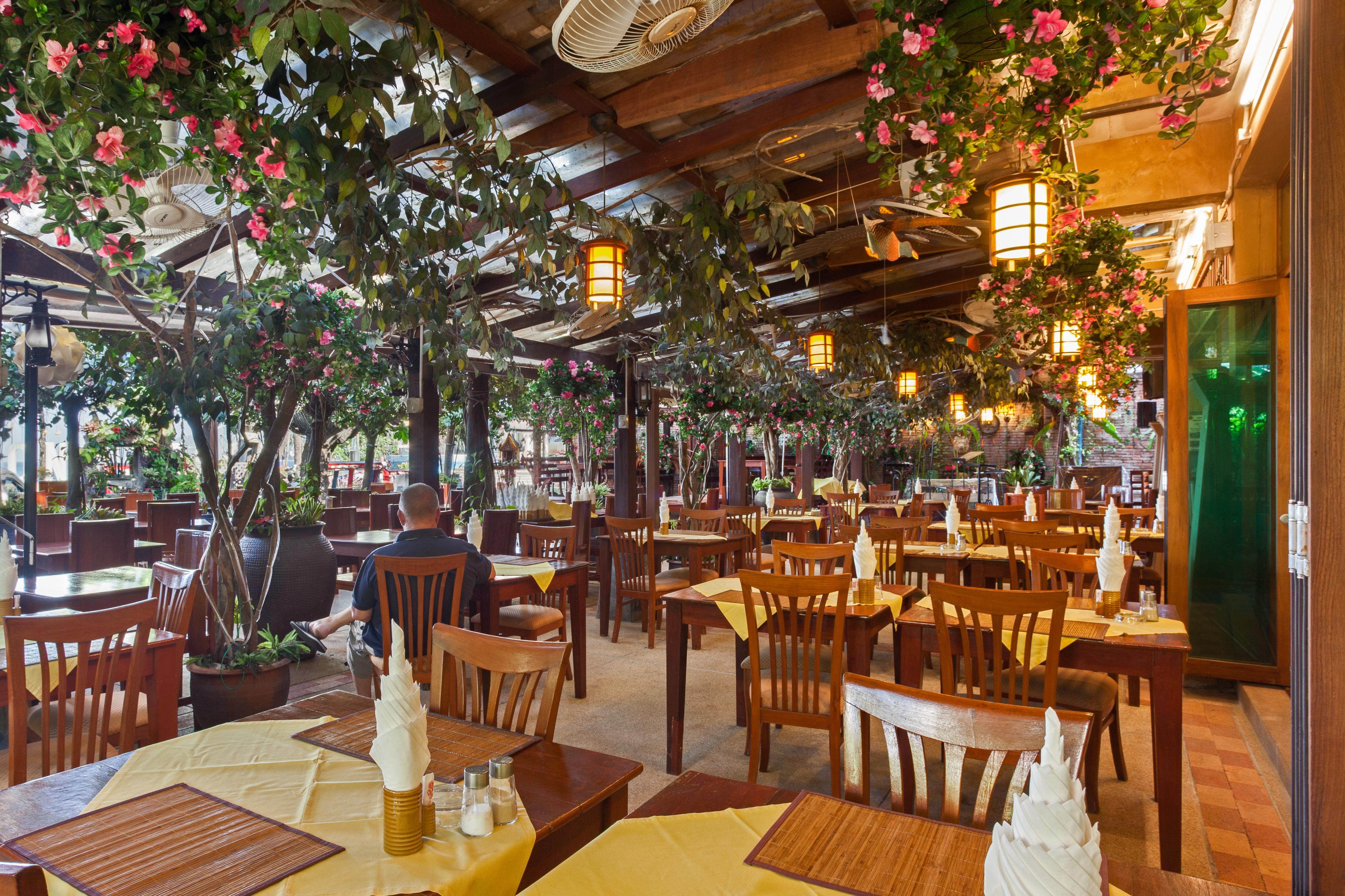 Tropica Hotel