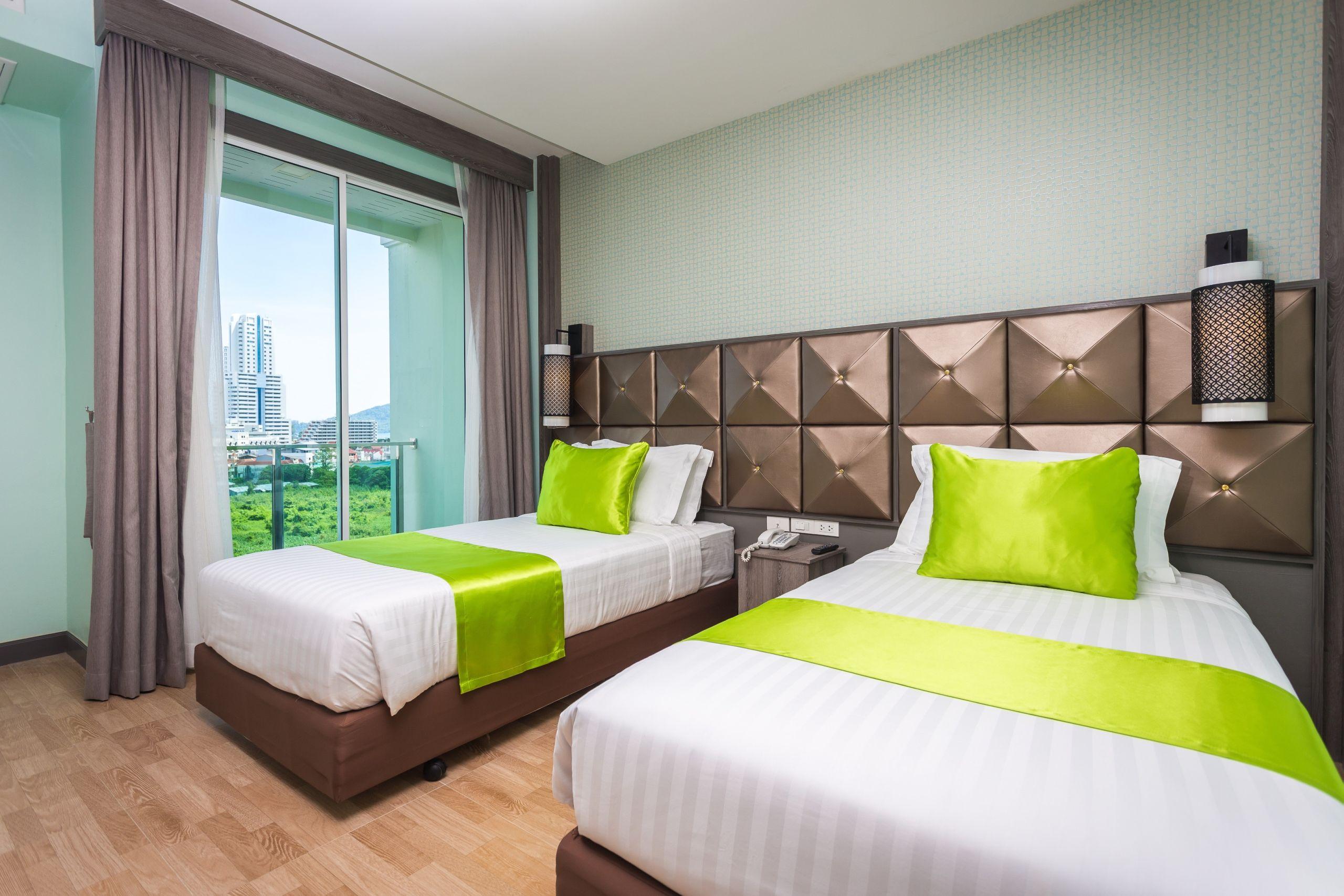 Add & Hotel 3*
