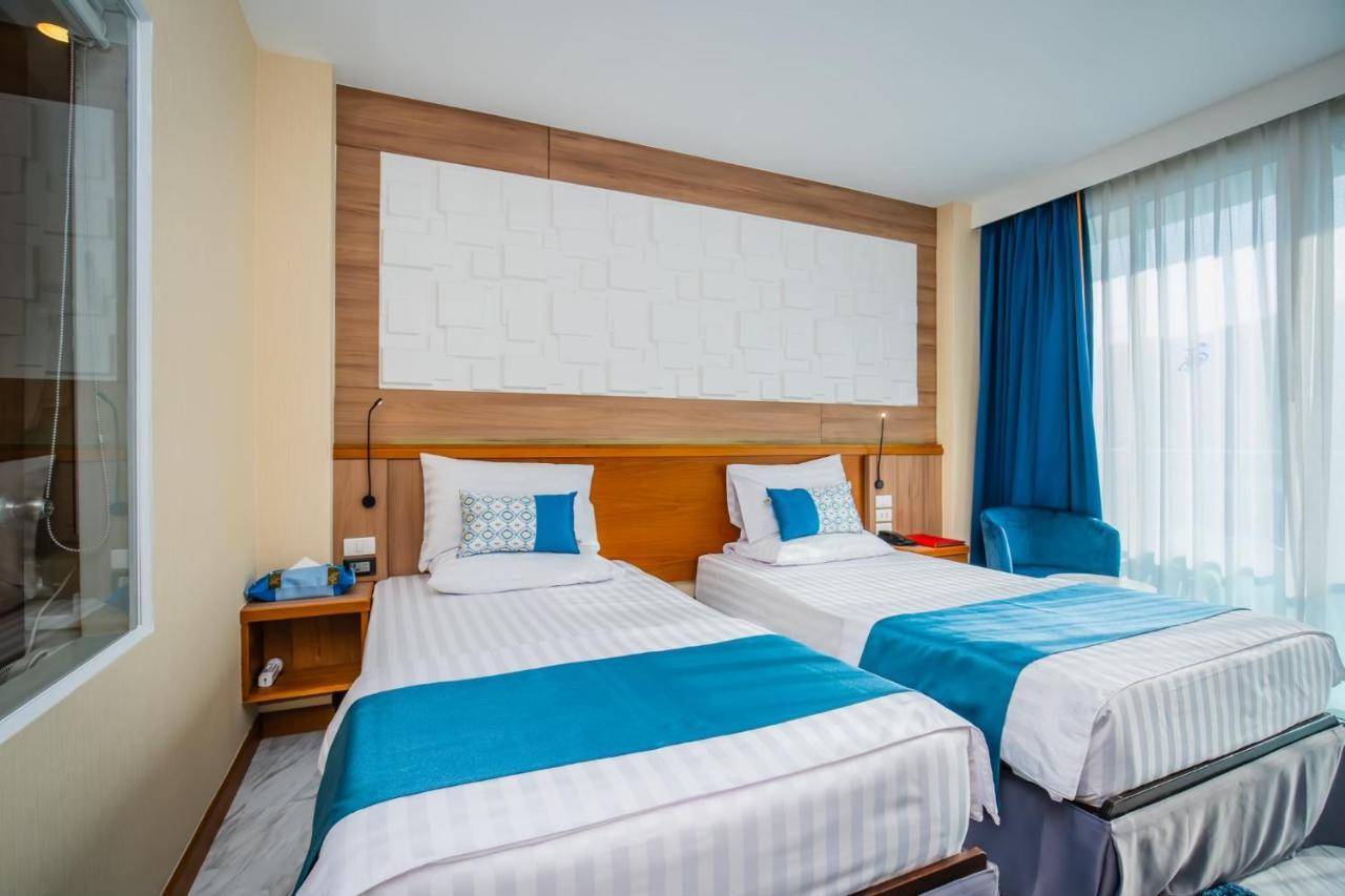 Sira Grande & Hotel