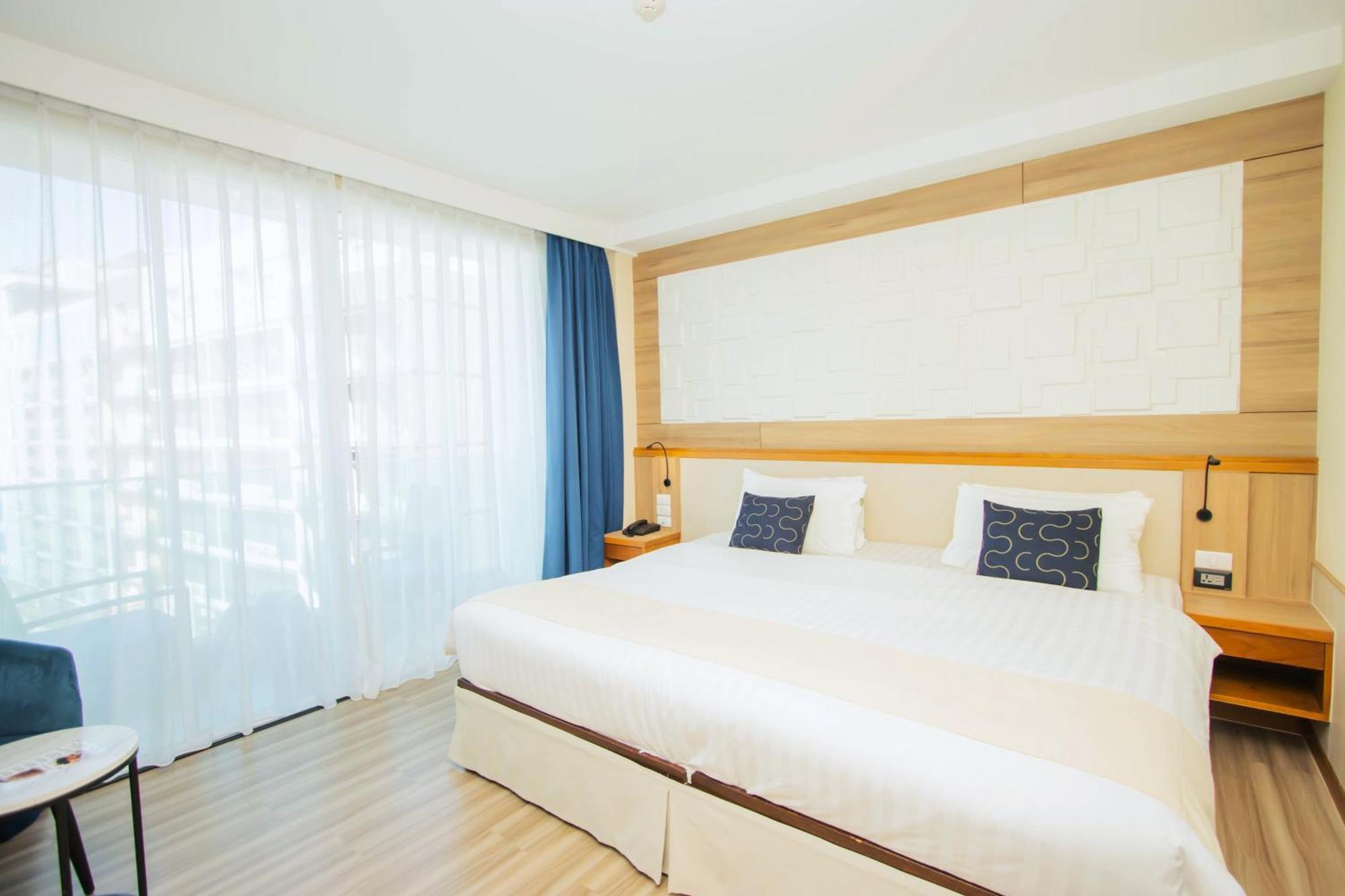 Hotel Sira Grande & 4*